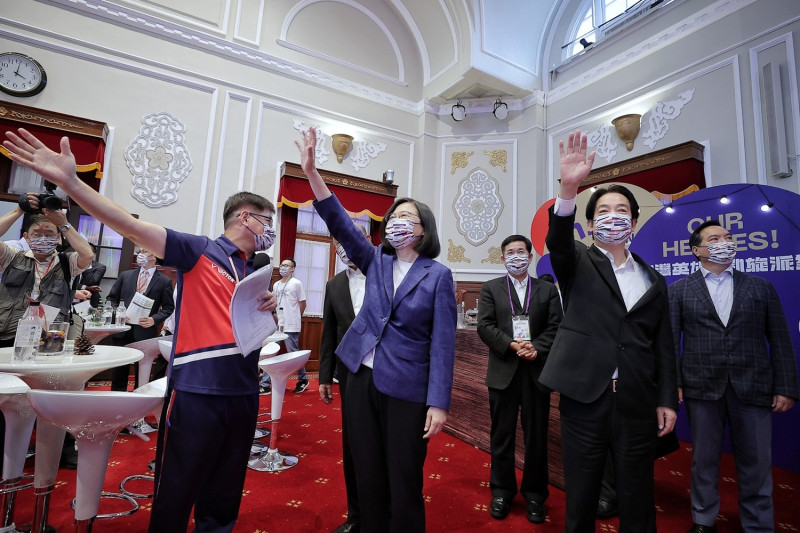 總統蔡英文、副總統賴清德）日出席「Our Heroes！台灣英雄 凱旋派對」   圖：總統府提供