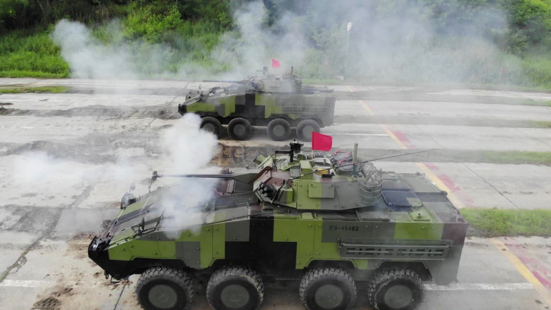 CM-34雲豹30機砲戰鬥車實彈射擊訓練。   圖：軍聞社提供