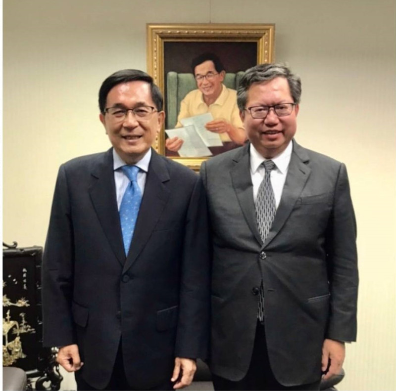 前總統陳水扁與桃園市長鄭文燦合照。   圖：陳水扁提供