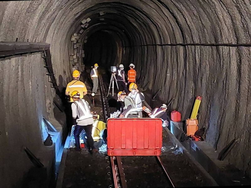 因隧道受損需拆除重建，台鐵集集=車程路段將停駛8個月。   圖：台鐵／提供