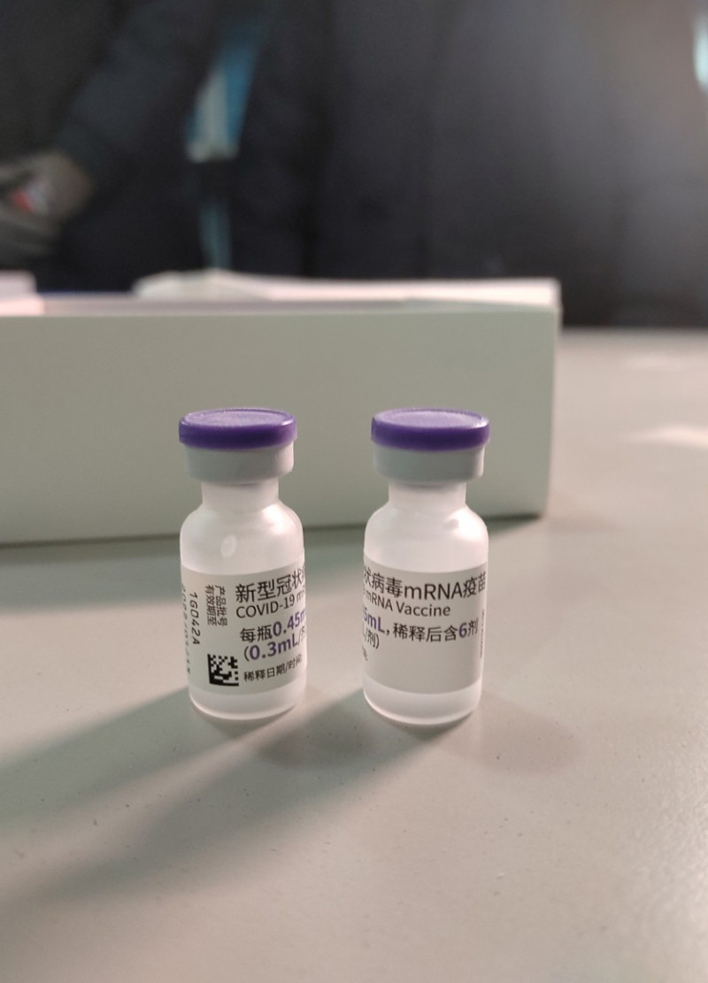首批BNT疫苗抵台，食藥署表示，最快9月16日核發封緘證明書。   圖：食藥署/提供