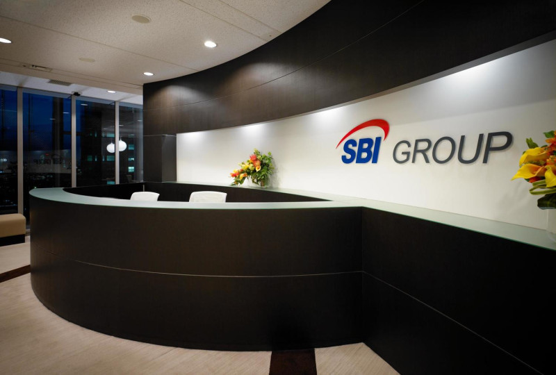 日本金融集團思佰益（SBI Holdings）預計在11月底前推出該國第一個加密貨幣基金。   圖：取自官方臉書
