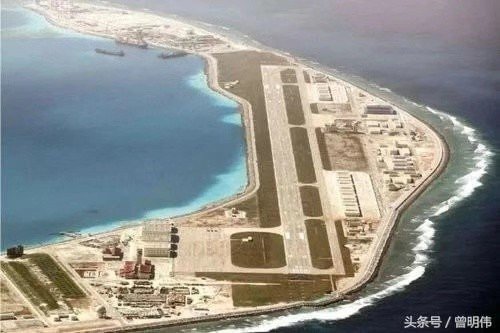中國不斷在南海美濟礁填海造陸，擴大軍事設施。   圖 : 翻攝自頭條號