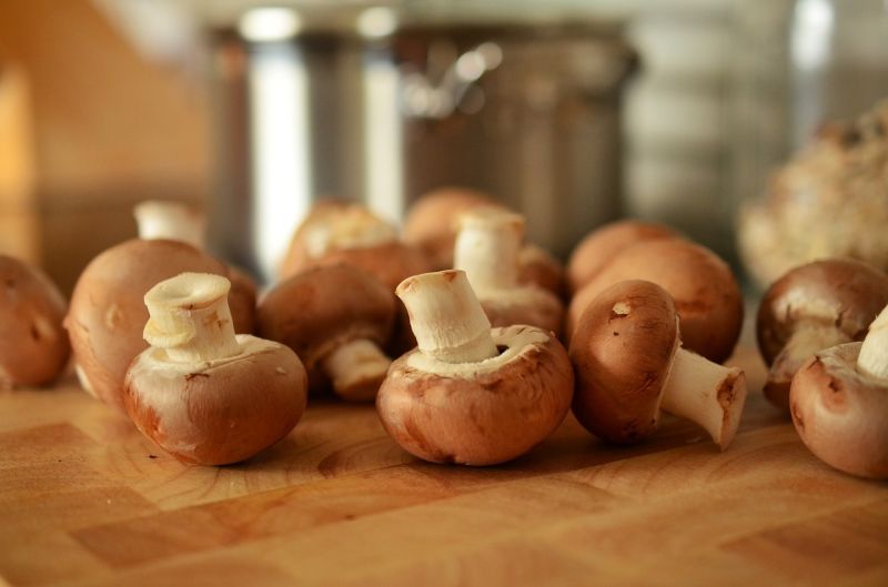 洗蘑菇只要加入1物，髒汙通通自己跑出來了。   示意圖／翻攝自Pixabay