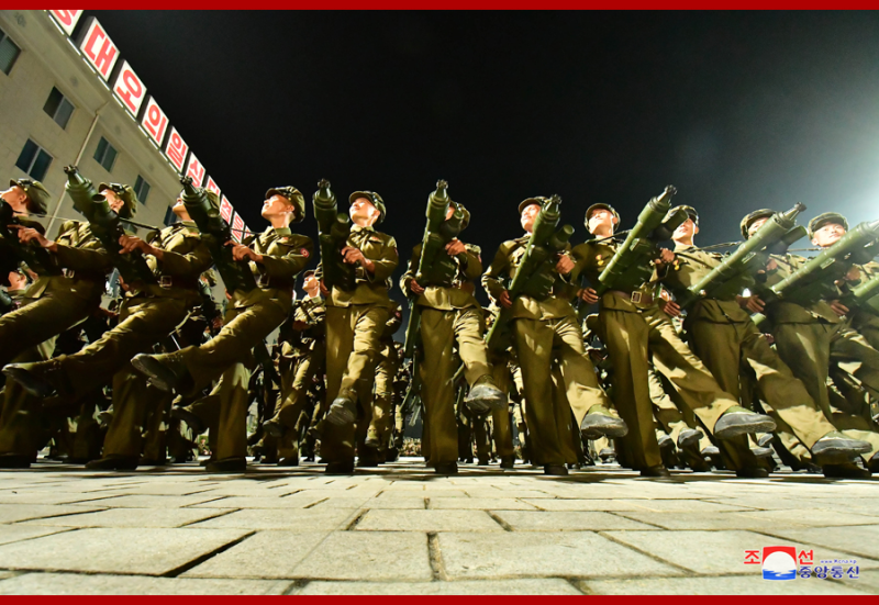北韓今(9日)舉行73 週年國慶典禮。於北韓首都平壤的金日成廣場舉行的盛大閱兵式。   圖 : 翻攝自朝中社