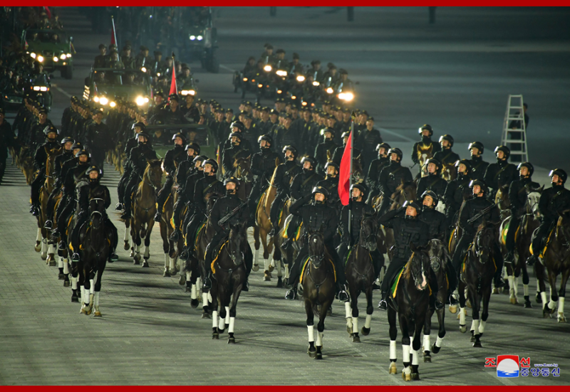 北韓今(9日)舉行73 週年國慶典禮。金正恩校閱的社會安全軍特別機動隊方隊，以騎兵為主。   圖 : 翻攝自朝中社