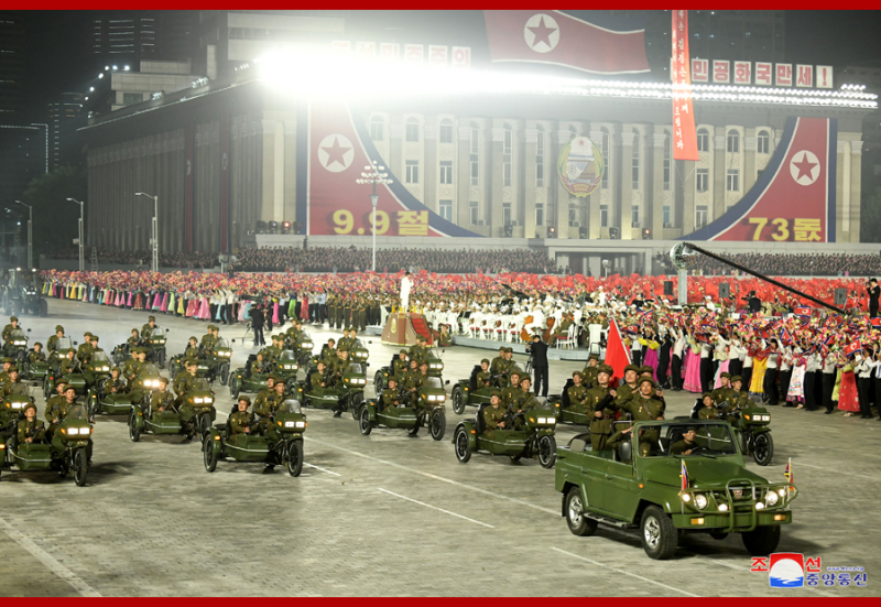 北韓今(9日)舉行73 週年國慶典禮。圖為工農赤衛軍摩托車方隊   圖 : 翻攝自朝中社