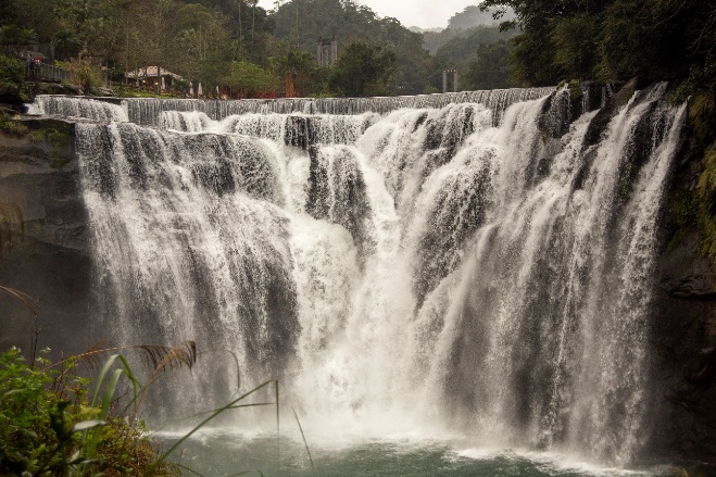 因應燦樹陸上颱風警報十分瀑布公園9月12日起閉園。   圖：新北市觀旅局提供