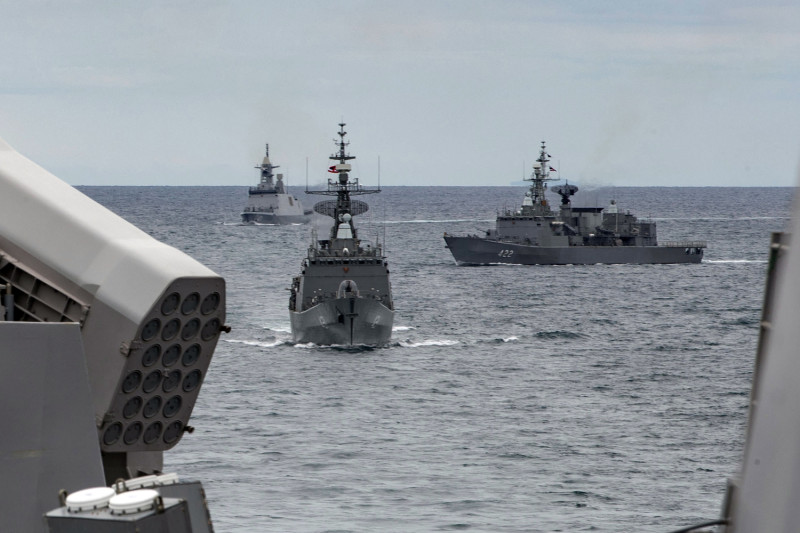 美泰CARAT軍演，從美國艦艇視角看美軍參演的3艘護衛艦。   圖：翻攝 U.S. Pacific Fleet推特