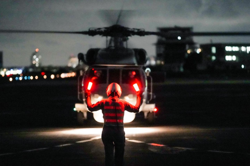 海軍反潛航空大隊反潛直升機S-70C(M)夜間航訓及「熱加油」戰備演訓。資料照片，非本事件航機。   圖：翻攝中華民國海軍