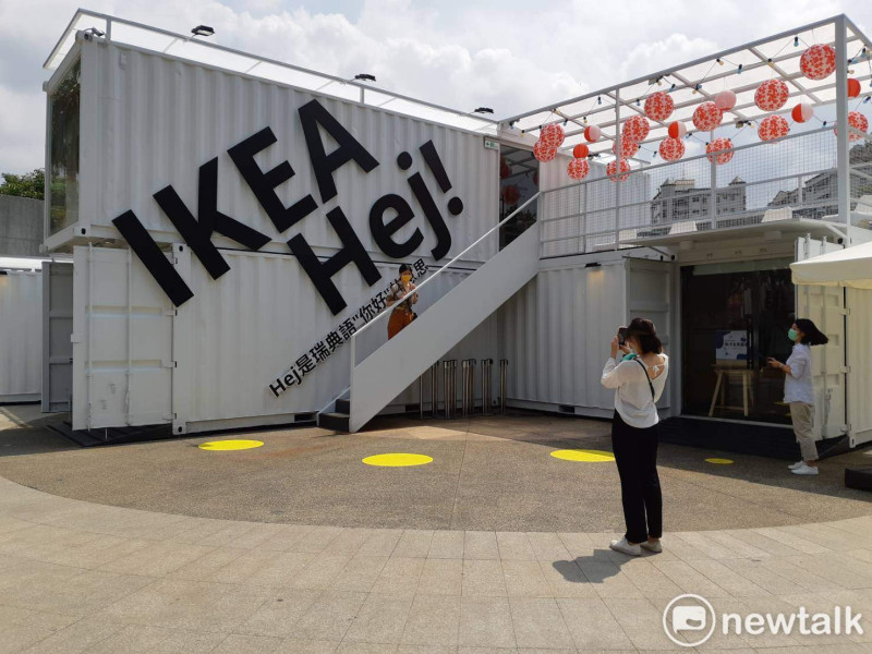 位於文化公園的全球首發「IKEA Hej行動商店」，已經成為嘉義市新的打卡景點。   圖：蔡坤龍/攝