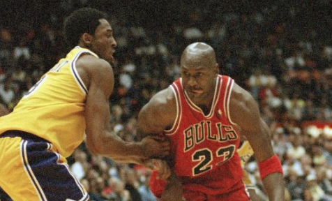 Michael Jordan與Kobe Bryant交手。   圖／美聯社／達志影像
