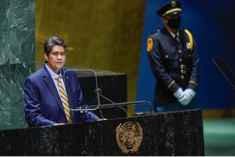 帛琉總統惠恕仁（左）21日出席聯合國大會總辯論，一開始就為台灣仗義直言，大讚中華民國台灣在全球應對COVID-19疫情方面的領導地位。   圖：翻攝自Sanya Ruggiero推特