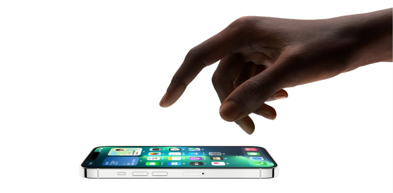 蘋果iPhone 13傳出災情，無法透過智慧錶解鎖手機。   圖：取自官網