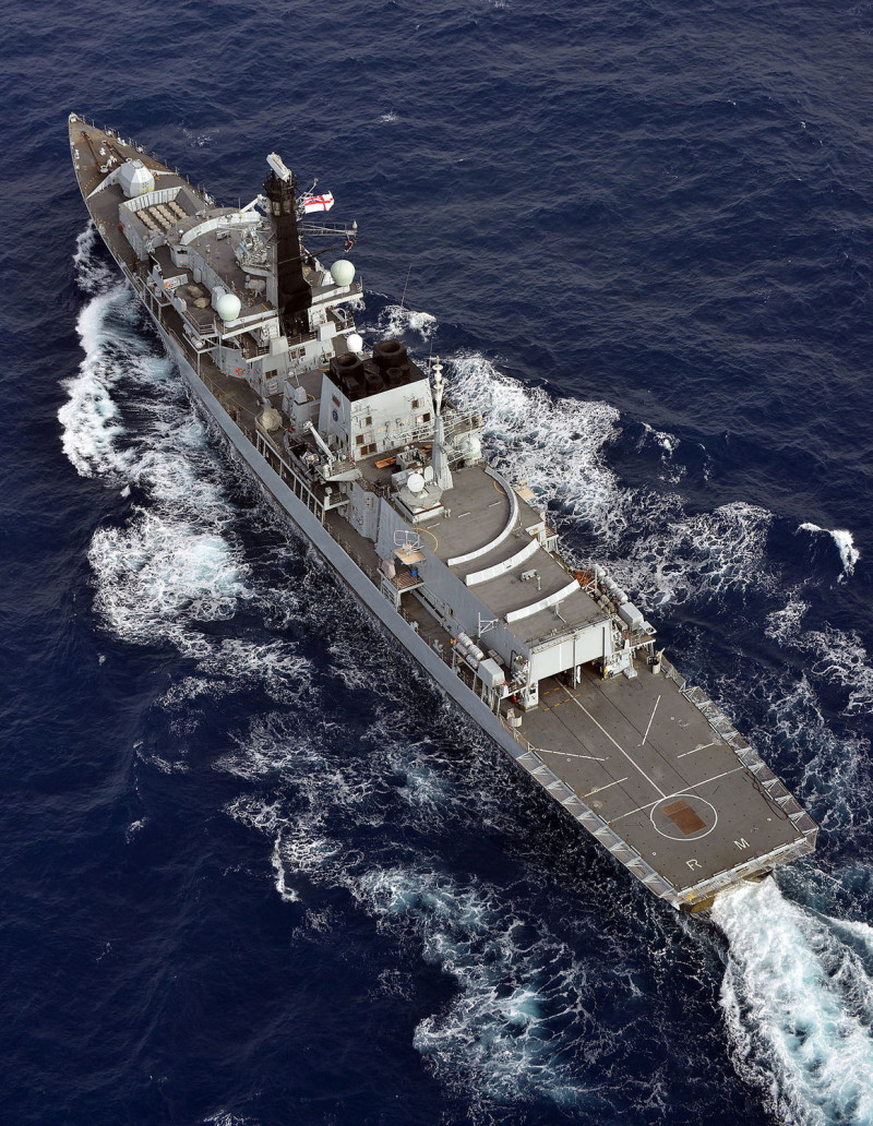 英國皇家海軍里契蒙號（HMS Richmond）巡防艦 9 月 27 日凌晨穿越台灣海峽。後方的甲板可供直升機起降。(資料照片)   圖 : 翻攝自維基百科