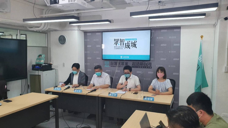 民眾黨推出「眾智成城」2021台灣民眾黨碩博士論文研究百萬獎助計畫。   圖：周煊惠 / 攝