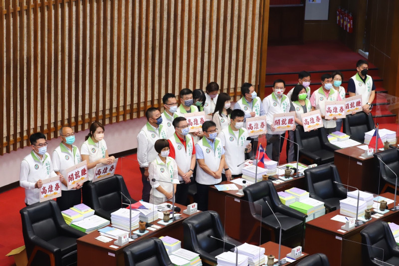 民進黨團質詢時肯定高市府防疫表現。   圖：高雄市議會提供