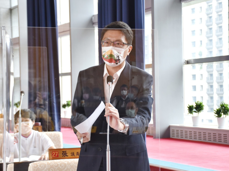 民進黨台中市議員林德宇質疑中台灣區域治理平台有挑顏色。   市議員林德宇/提供