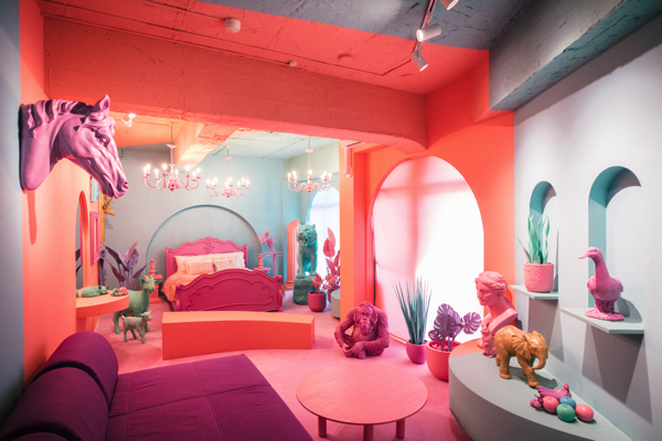 集所有繽紛色彩，來打造可愛元素設計概念的「HARAJUKU房」。   圖：東京觀光事務所台灣辦事處／提供