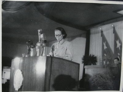 1949年9月23日，謝雪紅在中南海懷仁堂舉行的中國人民政治協商會議第一屆全體會議上發言。   圖：擷取自維基百科