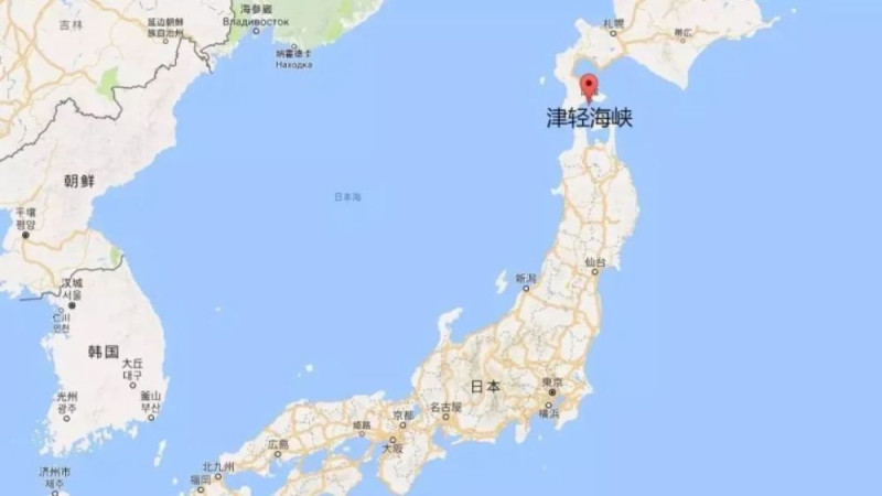 日本防衛幕僚發布消息稱日本海上自衛隊發現中、俄 10 艘艦艇當天上午 8 點通過日本津輕海峽，並預計繞日本一周。   圖 : 翻攝自Google地圖