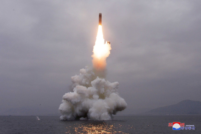 北韓5日傳出再試射彈道導彈。最近一次試射是2021年10月19日從潛艦上試射潛射彈道導彈( 示意圖)。   圖：翻攝朝中社(資料照片)