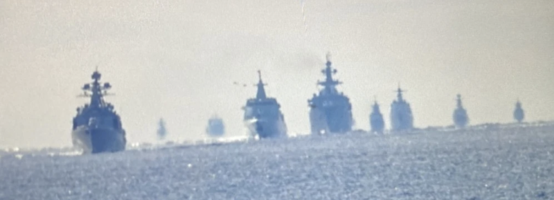 中俄艦隊正在經過日本位於本州和北海道之間的津輕海峽。   圖：翻攝自騰訊網