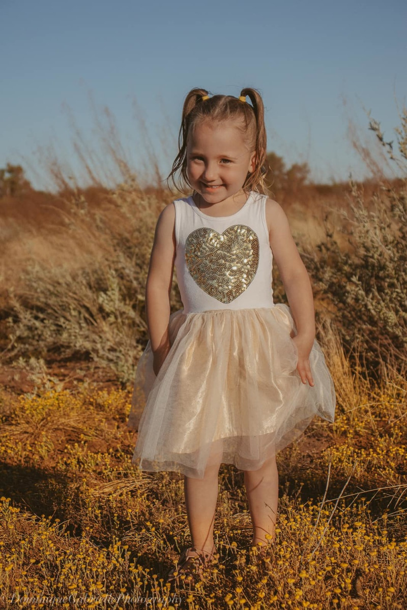 澳洲一名4歲女孩克萊奧·史密斯，於上周六莫名失蹤，警方認為這是一起綁架案。   圖 : 翻攝Ellie Smith臉書