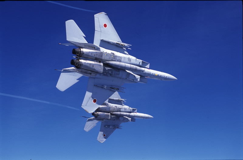 日本航空自衛隊為應對中國軍機接近日本領空派出軍機升空攔截。   圖：翻攝防衛省統合幕僚監部推特