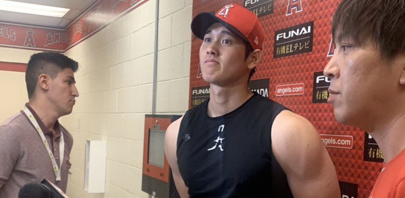 大谷翔平上臂肌肉成為焦點。   圖：翻攝自Rhett Bollinger推特
