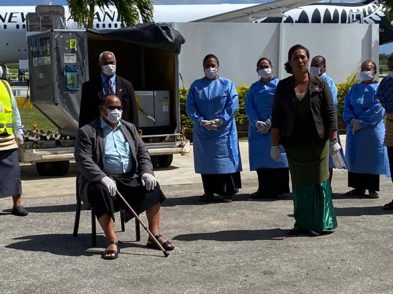 太平洋島國東加(Tonga)出現首例境外移入確診，圖為COVAX發配新冠疫苗於三月抵達東加。   圖:WHO推特