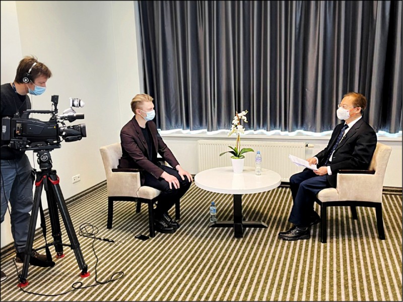 龔明鑫接受立陶宛媒體專訪，表示立陶宛將會成為台灣強化和歐洲關係的連結，台歐合作也將扮演未來台灣產業佈局的戰略角色。   圖：國發會提供