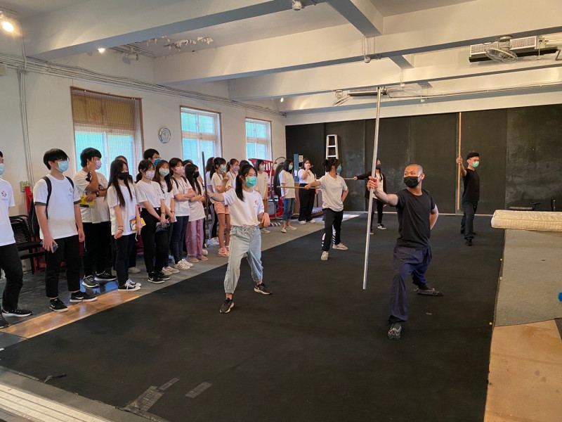 110年新北文化大使學員深入藝文場館,體驗文化藝術。 圖:新北市文化局提供