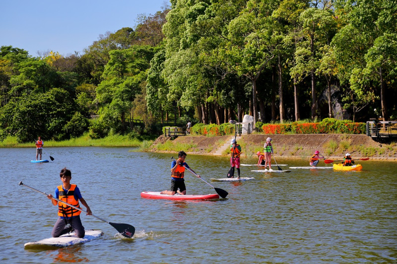 水域遊憩體驗項目：獨木舟、立式划槳、龍舟板。   圖：台南觀旅局／提供