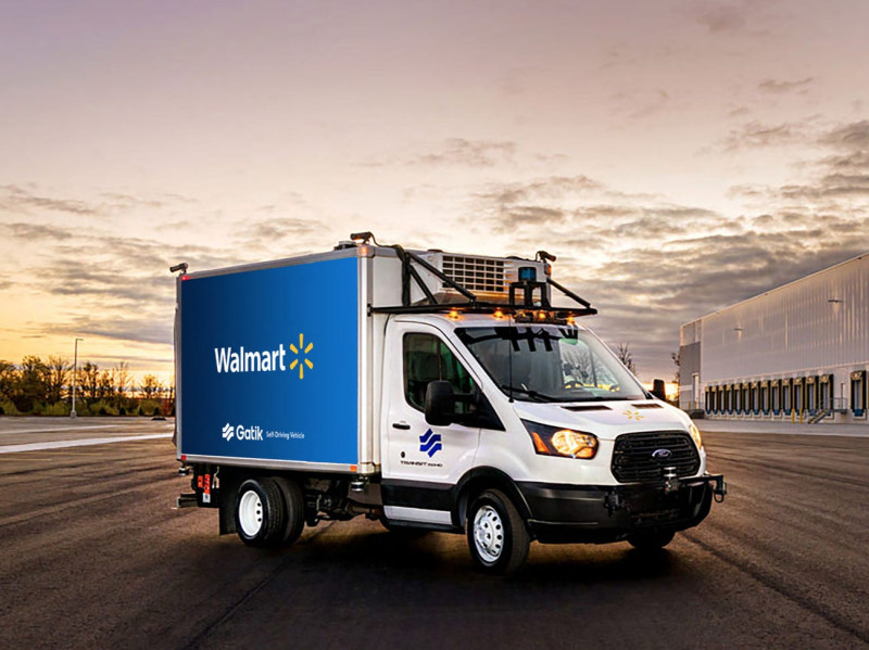 美國跨國零售商沃爾瑪（Walmart）使用Gatik的無人駕駛卡車運輸貨物，以提高載貨容量及效率。   圖：沃爾​​瑪／提供
