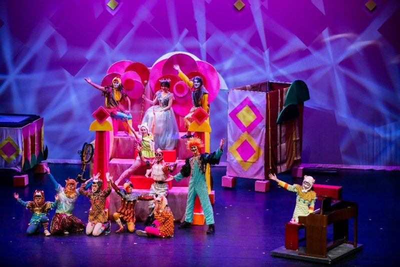 新象創作劇團雜技兒童劇《驢子逃跑了》將在11月13、14日於435藝文特區後廣場盛大演出。   圖：新北市文化局提供