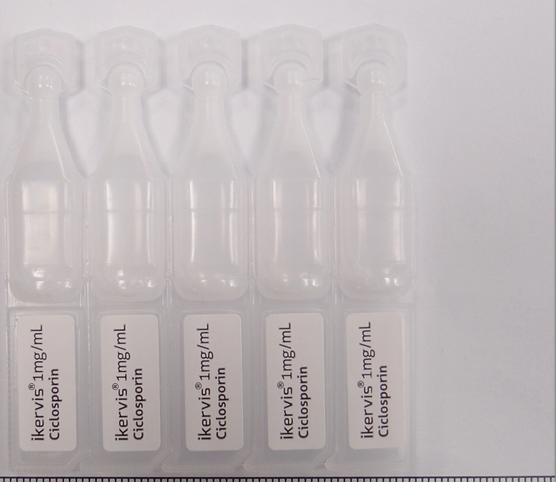 治療結膜炎的眼用乳劑「宜可利1毫克」，2批藥品中有主成分結晶析出，啟動回收作業。   圖：食藥署／提供