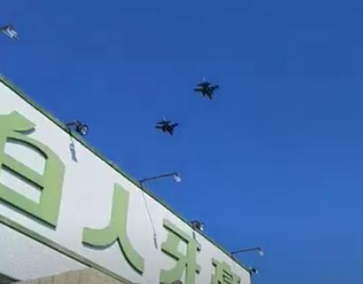 我國F-16V成軍，嘉義縣白人牙膏觀光工廠意外成了賞機新景點。   圖：嘉義縣白人牙膏/提供