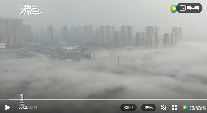 北京突然被大霧籠罩，能見度不到200米。   圖 : 翻攝自沸點