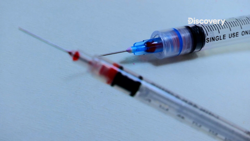 台灣新冠疫苗的成功研發，被視為對抗病毒的武器。   圖：Discovery頻道/提供