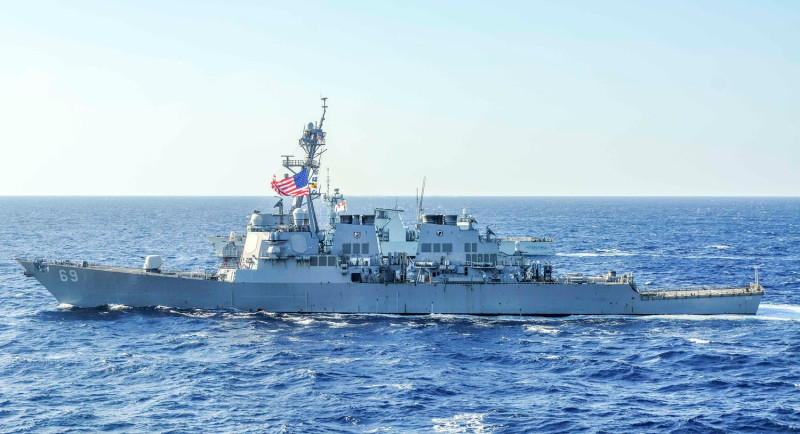 美軍「勃克級」飛彈驅逐艦「米利厄斯號(DDG-69)」10月23日依國際法例行通過台灣海峽，引發中國抗議。   圖：翻攝USS MILIUS (DDG 69)臉書