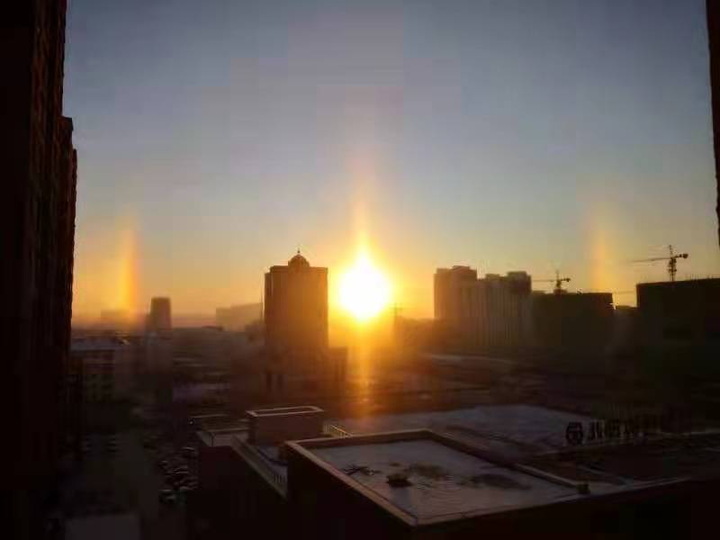 呼倫貝爾11月26日出現幻日景象。   圖 : 翻攝自內蒙古氣象局