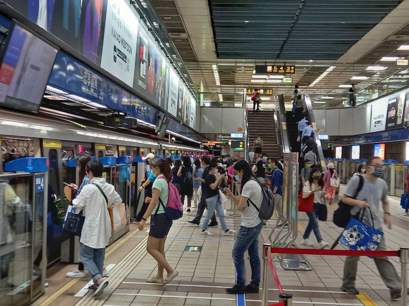 板南線今日發生2起異常事件，台北捷運公司表示，受影響旅客可辦理退費（資料照）。   圖：台北捷運公司／提供