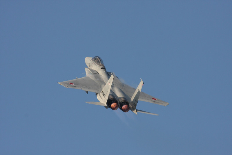 日本航空自衛隊F-15戰機「緊急發進」應對空中威脅。   圖：翻攝防衛省統合幕僚監部推特