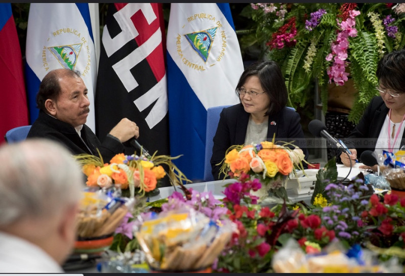 台尼12月10日「無預警」斷交。圖為2017年總統蔡英文訪問尼加拉瓜，左為尼國總統奧蒂嘉。   圖：翻攝總統府flickr