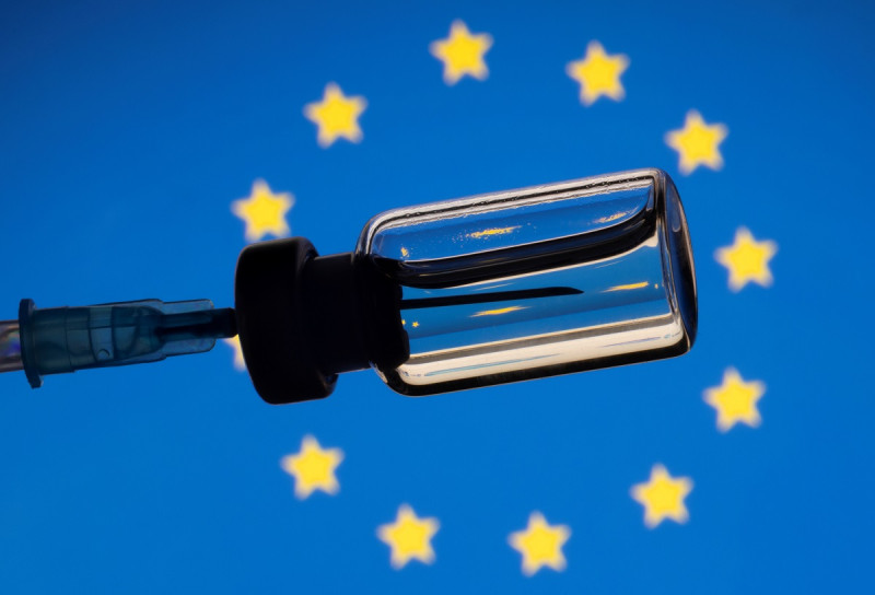 歐盟執行委員會主張疫苗護照效期新規自明年1月10日起算。   圖/達志影像(路透社)