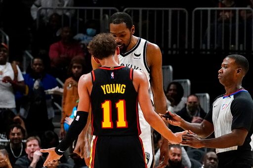 Trae Young跟Kevin Durant爭執。   圖／美聯社／達志影像