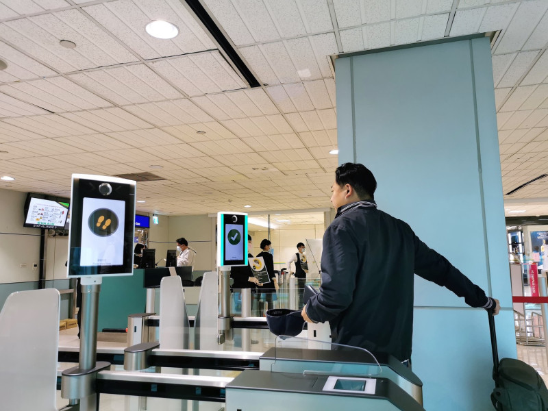 桃園機場12/15起試辦「One ID臉部辨識系統」智慧通關服務。   圖：桃園機場公司／提供