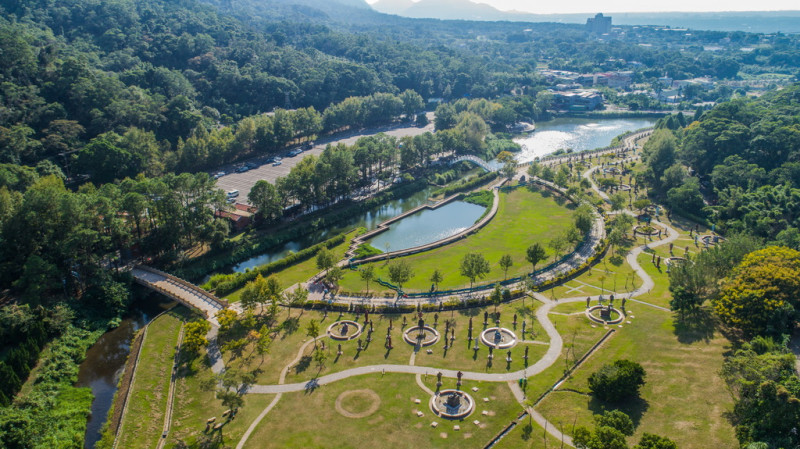 慈湖紀念雕塑公園。   圖：取自桃園觀光導覽網