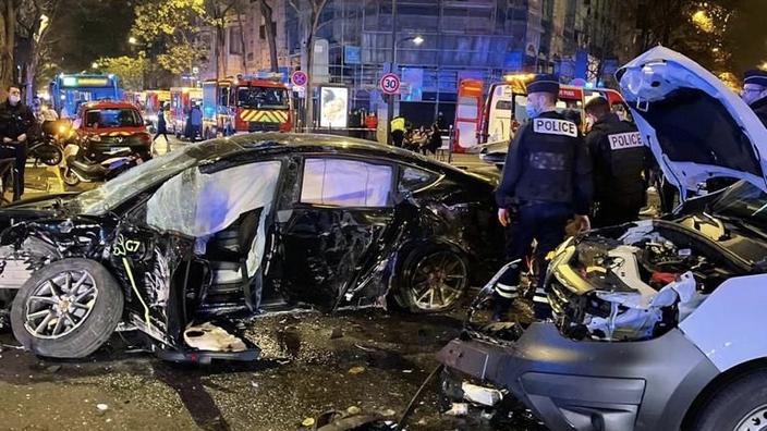 法國巴黎發生一起嚴重的特斯拉車禍事件，造成1人死亡、20人受傷。初步調查指出，車輛並沒有技術故障的跡象。   圖：翻攝自《費加洛報》（照片由警方提供）